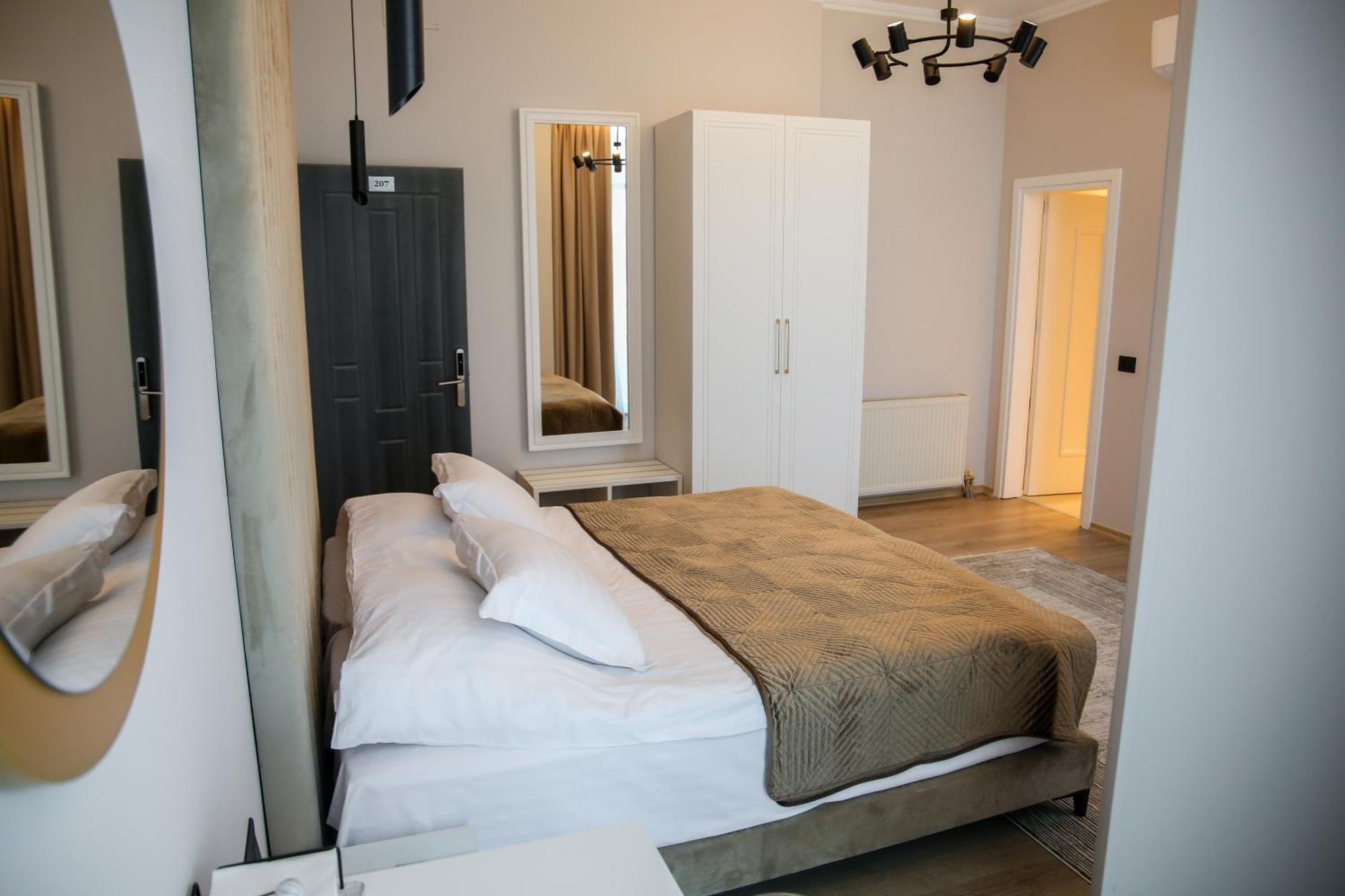 Sky View Hotel Korce Ngoại thất bức ảnh