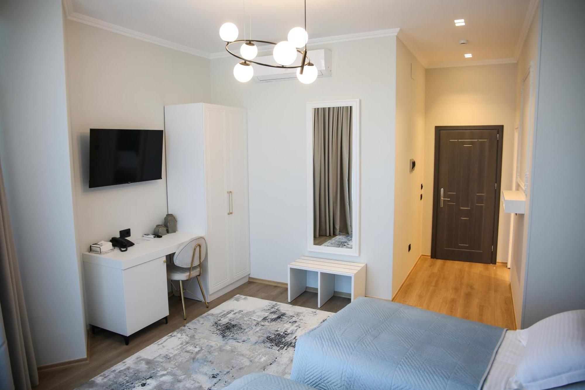 Sky View Hotel Korce Ngoại thất bức ảnh
